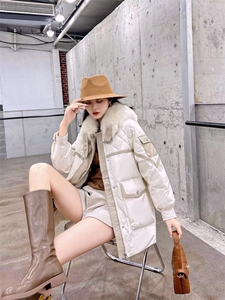 2021冬季新品羽绒服图片