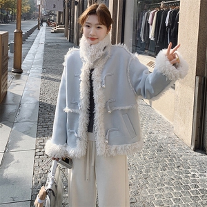 设计感蓝色皮毛一体羊羔毛外套女秋冬2025新款减龄高级感气质棉服图片