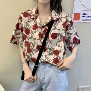 2025新款港风复古印花短袖衬衫女韩版宽松小众设计感学生雪纺衬衣图片