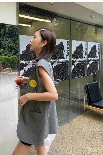 笑脸贴标马甲，女装马夹，浪漫E点