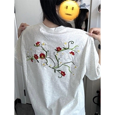 灰色