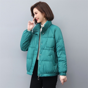 2022新款冬季保暖羽绒服女短款修身显瘦时尚外套图片
