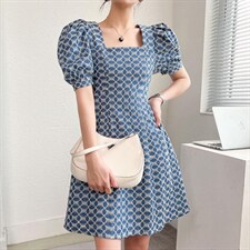 2022年夏季新款水洗牛仔镂空面料、法式宫廷风连衣裙。，女装连衣裙，序儿