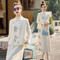 2025春季新款毛呢新中式国风盘扣开春穿搭刺绣马甲半身裙两件套装，女装套装/套裙，芷墨服饰