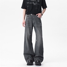 风格店微喇西服袋竖纹重工钉扣洗水牛仔裤，男装牛仔裤，电商C315