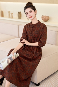 新中式复古盘扣碎花连衣裙女2026春季新款抽绳收腰气质棉麻长裙子图片