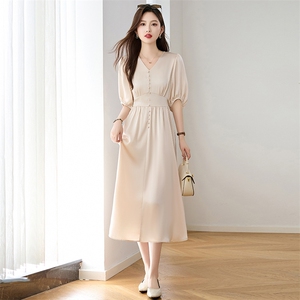优雅气质V领连衣裙女2025夏新款收腰修身显瘦轻熟风气质纯色裙子图片