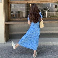 设计感蓝色碎花连衣裙女2025夏新款茶歇儿刺绣长裙收腰显瘦a字裙，女装连衣裙，2C105