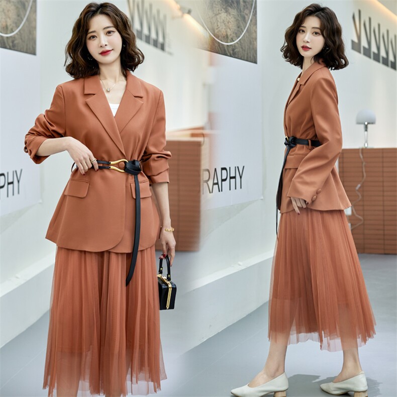 别致设计感职业收腰西装裙2023秋装新款女装高级感西装领两件套，女装套装/套裙，卡杰菲