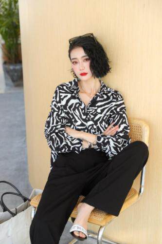 简约大气，女装，卓儿衣人