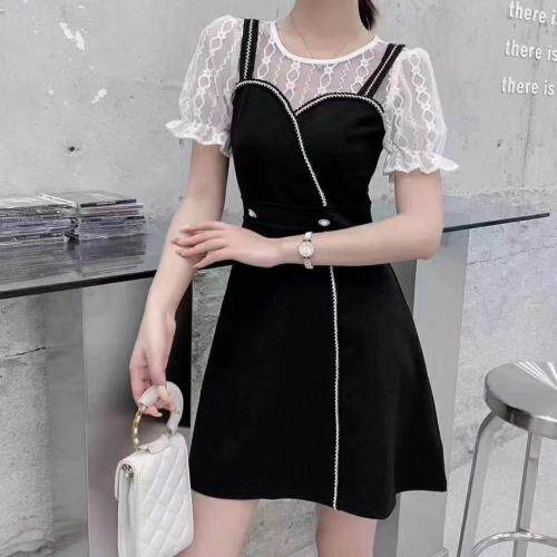 4个码两个颜色，女装，依柏璐