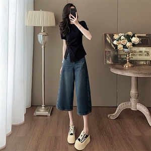 高级感时尚潮流套装女夏新款显瘦圆领开叉上衣阔腿提花短裤两件套图片