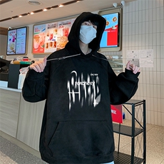 黑色