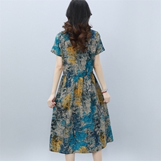 大摆型2021年夏季短袖中长款X型花色甜美V领中腰显瘦连衣裙，女装连衣裙，雪樱依海