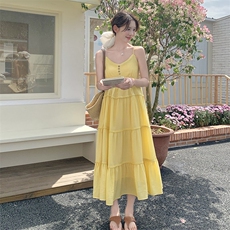法式V领温柔度假风甜美超仙吊带裙女2025夏季新款黄色吊带连衣裙，女装连衣裙，2C238