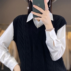2025年秋季新款百搭女士菱形麻花V领无袖马甲，女装羊毛衫，春贝羊绒