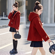 现货主推2025冬季新款时尚连帽羊羔毛加厚外套红色大衣，女装短外套，半夏