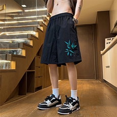 黑色