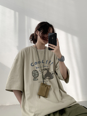 淡绿色