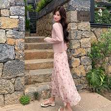 浪漫氛围感粉色开衫碎花连衣裙套装女夏新款显瘦独特漂亮超火长裙，女装连衣裙，2D075