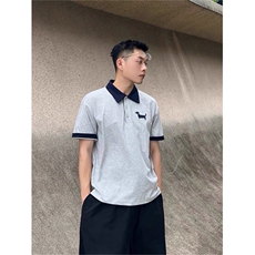灰色