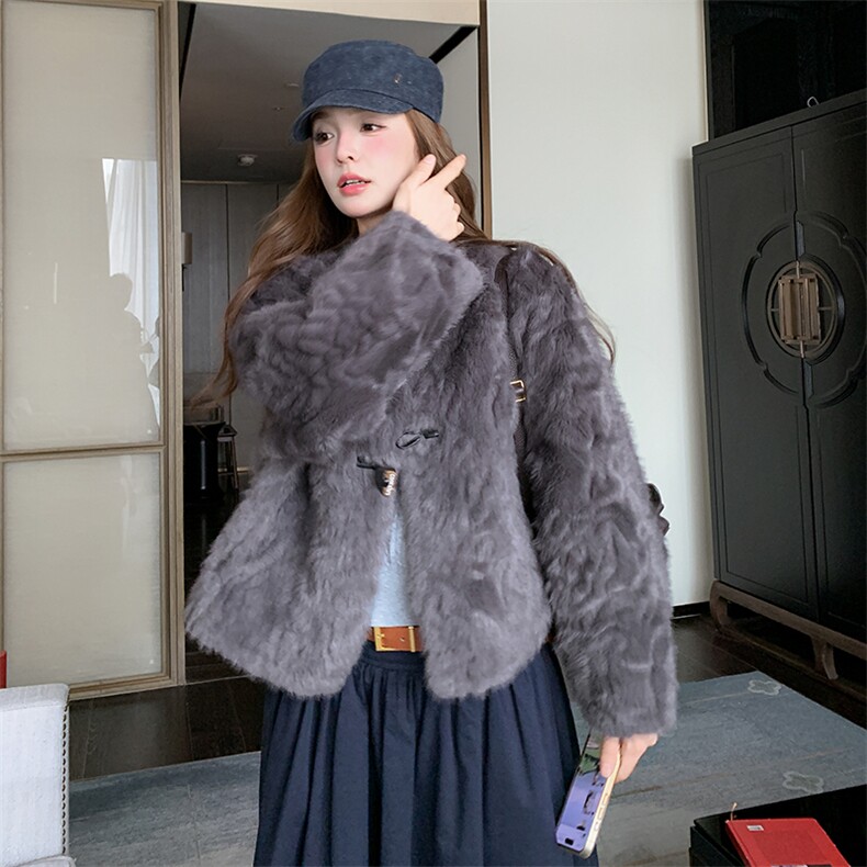 2025年冬季冬麂皮绒毛短外套加绒加厚冬新款仿皮毛一体仿羊羔毛，女装皮草，欣美人