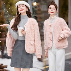 名媛小香风外套女2024秋冬新款气质高级感超好看粉色短款皮毛一体，女装棉衣/棉服，奕薇雅