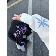 黑紫色