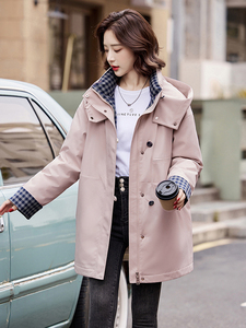 90白鸭绒2025年冬季新款休闲带帽风衣款羽绒服女图片