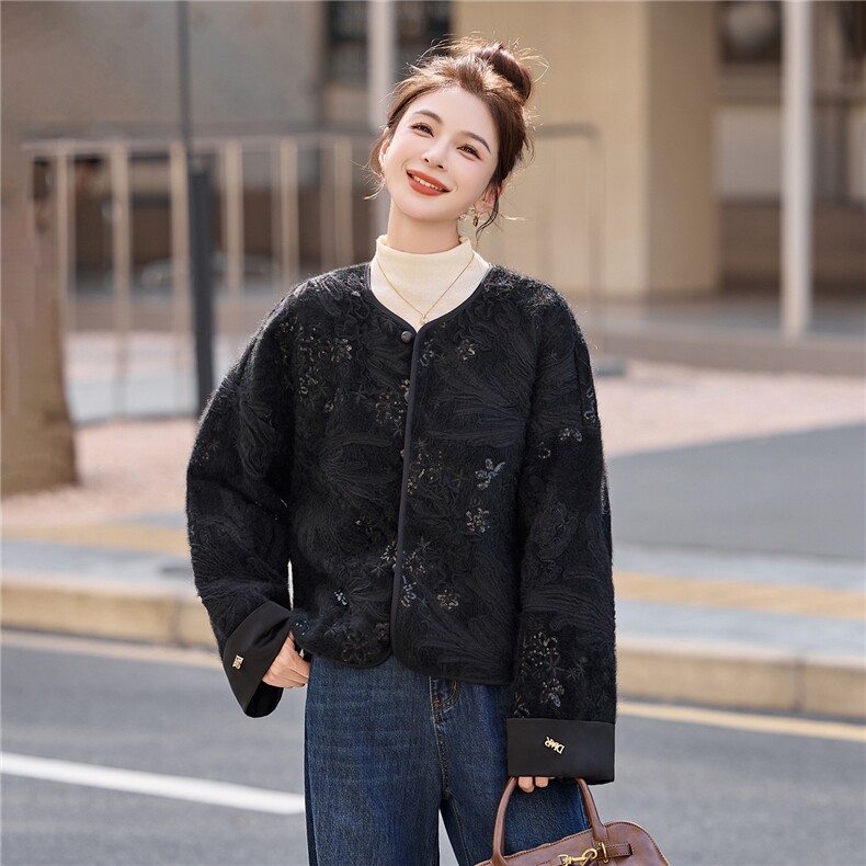 真兔毛绒短外套女冬季2025新品显瘦气质小众设计感新中式时尚女装,女装短外套,意芙