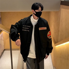 黑色