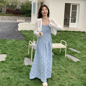 温柔风蓝色吊带裙套装女2025夏新款法式针织开衫提花连衣裙两件套图片