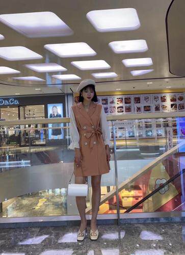 现货2021春季新品连衣裙气质显瘦锦棉四面弹面料舒适，女装连衣裙，蓝典