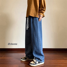 深蓝色