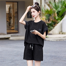 夏季薄款套装女2025年新款时尚休闲气质显瘦短裤两件套，女装运动套装，沁沁公主