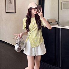 欧韩时尚潮流套装女夏新款圆领印花侧开叉短袖上衣蕾丝短裤两件套，女装套装/套裙，江南