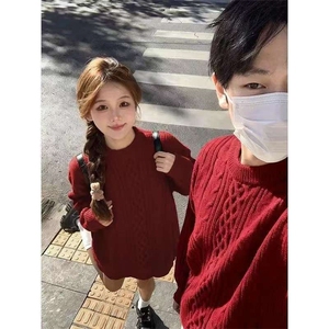 复古麻花设计感红色圆领毛衣男秋冬宽松情侣装打底针织衫图片
