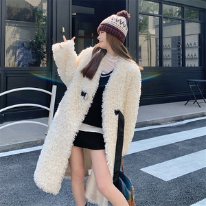 韩版时尚保暖长款羊羔毛大衣女2025冬季新款加厚显瘦皮毛一体棉服图片