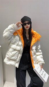 撞色带帽羽绒服图片