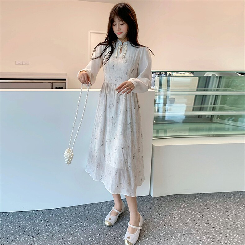 现货2024年春季女民族风盘扣领口修身显瘦网红法式连衣裙,女装连衣裙,煊芮熙