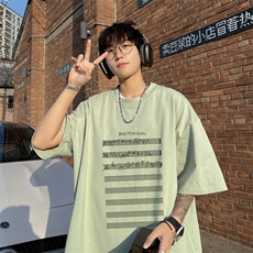 奶绿色