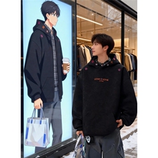 黑色