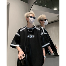 黑色