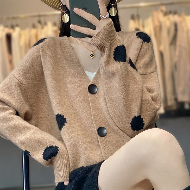 秋冬新款100羊毛开衫女V领加厚波点针织外套宽松休闲外搭上衣,女装羊毛衫,唯若美羊绒