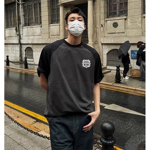 抖音得物高品质二开240克宽松纯棉美式潮牌插肩袖拼接短袖T恤图片