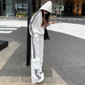 女春菱形格高级感连帽卫衣直筒裤套装图片
