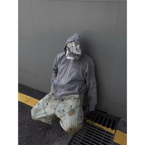 1506-1/GK5800/P61美式街头水洗做旧牛仔裤,红雪纺裤搭配上衣图片