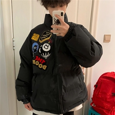 黑色