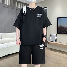 黑色