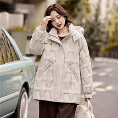 2025年冬季新款90白鸭绒修身显瘦休闲羽绒服女，女装羽绒服，阳光伊恋